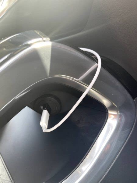 Resultado de imagen de magsafe charger apple carplay