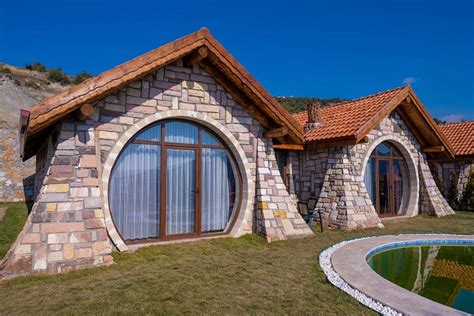IZNIK TAS MAHAL HOBBIT EVLERI (Elbeyli) - Lodging Reviews, Photos, Rate ...