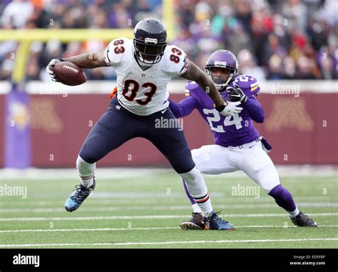 Minneapolis, Minnesota, USA. 28th Dec, 2014. Chicago Bears tight end ...