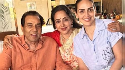 Hema Malini, Esha Deol organise separate prayer meet for Dharmendra in ...