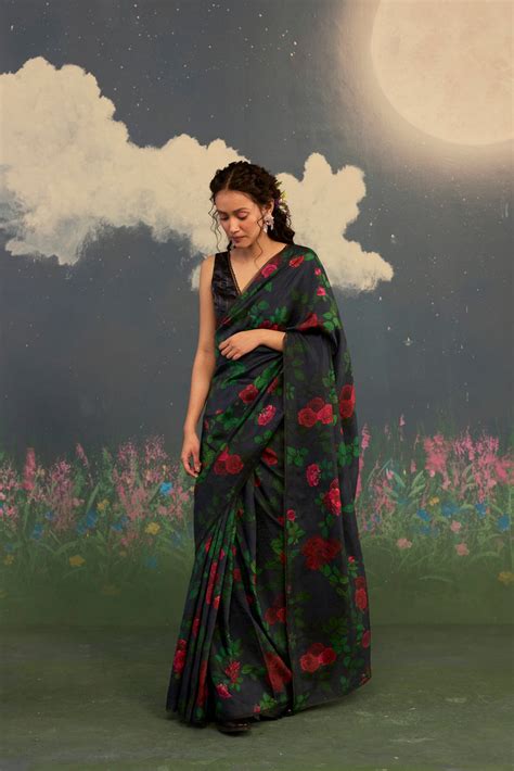 Nadiya Paar – Luxury Handwoven Sarees & Womenswear Brand in India