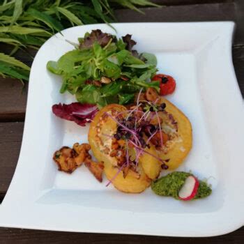 Kartoffelroulade mit Pfifferlingen und Hanf