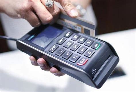 To promote cashless transactions, RBI reduces MDR charges for debit ...