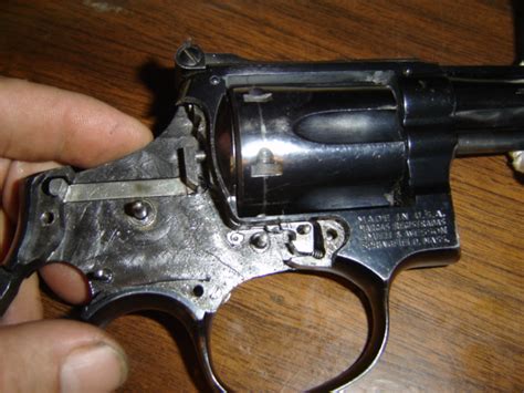 Revolver Disassembly 的图像结果