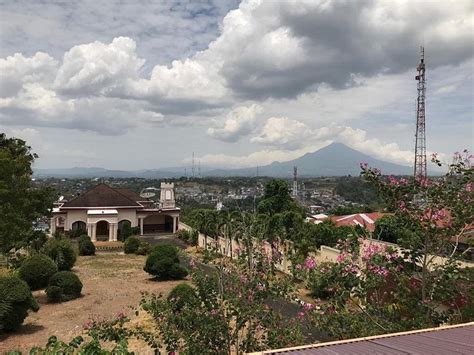 RUMAH KOST MAPLE (Manado, Sulawesi) - Guesthouse Reviews & Photos ...