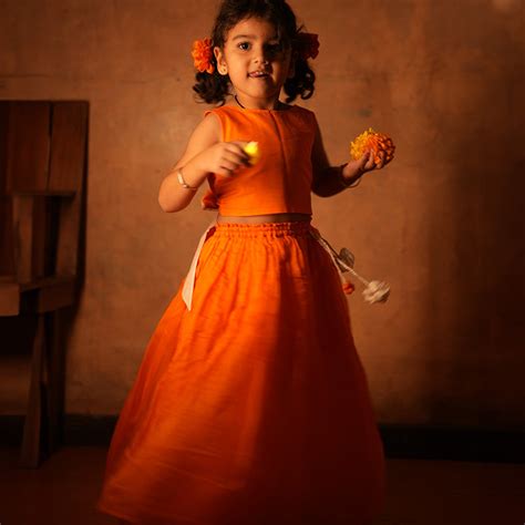 'The Earth laughs in flowers' – Love the world today