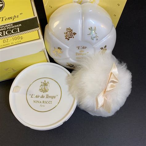 LOT 195R: Perfume & Dusting Powders: "L'Air du Temps", Nina Ricci - White Linen, Estee Lauder ...