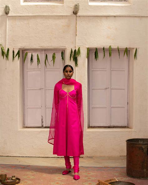 MOOMAL | 2020 – Raw Mango