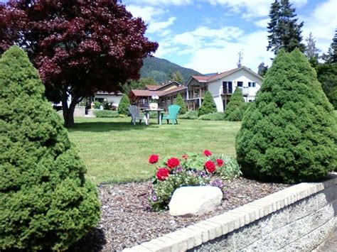 KOKANEE GLACIER RESORT (Nelson) - Resort Reviews, Photos, Rate ...