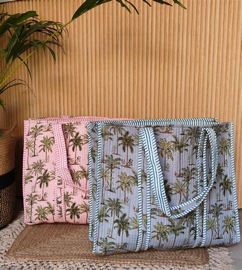 Coastal Grey Palm Tote – The Quince Life