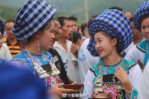 贵州敬酒礼“高山流水”是什么？看到实物才知道，当地人太有才了_酒量_赤水_茅台