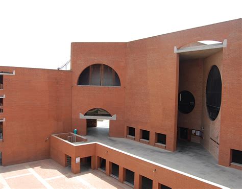 Segmental Arches of IIM – Samir Construction