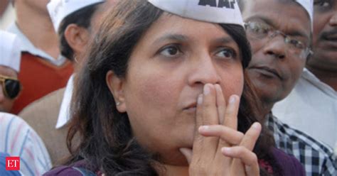 Lok Sabha polls: Aam Aadmi Party to spice up triangular contest on ...