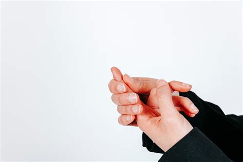 Cracking the Myth: Does Finger Cracking Cause Arthritis? - Huntington ...