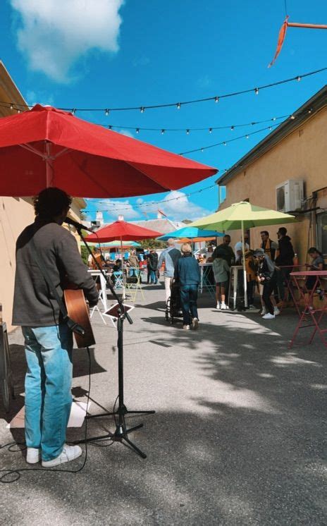Gather round pre game meeting place, Colonist Norwood, Adelaide, 7 ...