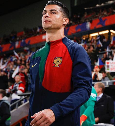 Cristiano Ronaldo charges a whopping Rs 19 Crore per post on Instagram ...