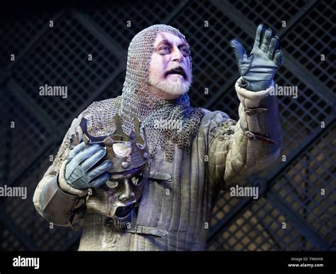 King hamlet hi-res stock photography and images - Alamy