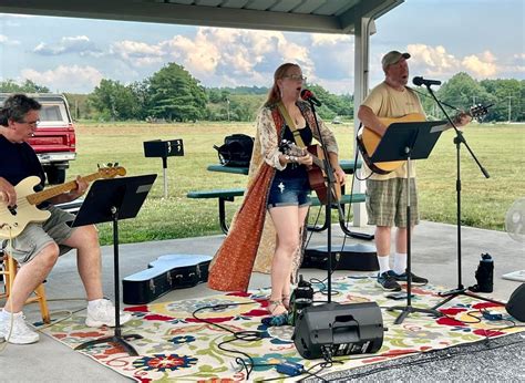 Neil and Shannon Band in The King George, The King George Speakeasy ...
