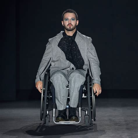 La marca de BCN que diseña ropa para personas en silla de ruedas