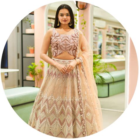 Peach Petals - Elegant Women’s Fashion for Every Season