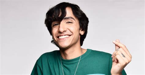 6 Reasons Why Shaving Is Still Relevant For Younger Men | Bombay ...