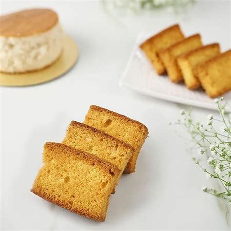 Seewans Vegetarian Rusk for Tea Time Snacks Eggless Deliciously Crunchy ...