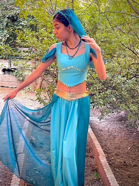 Princess Jasmine Costume: Handmade Silk Halloween Outfit With Tiara ...