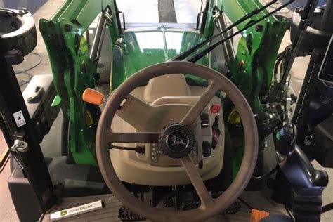 Mit Frontlader MX U408: John Deere 5090 R für 67.473 Euro | agrarheute.com