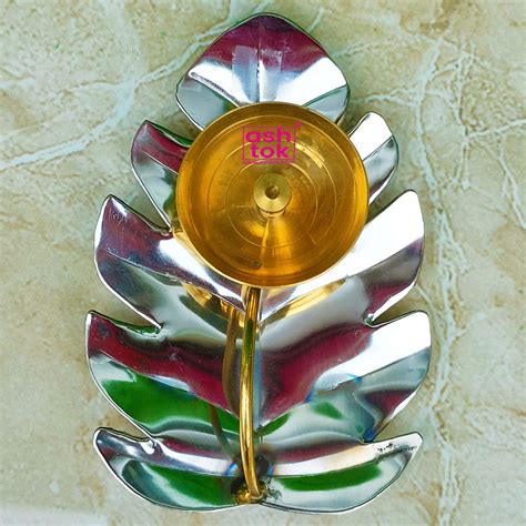 Leaf Design Brass Puja Diya, Decorative Oil Diya – Ashtok