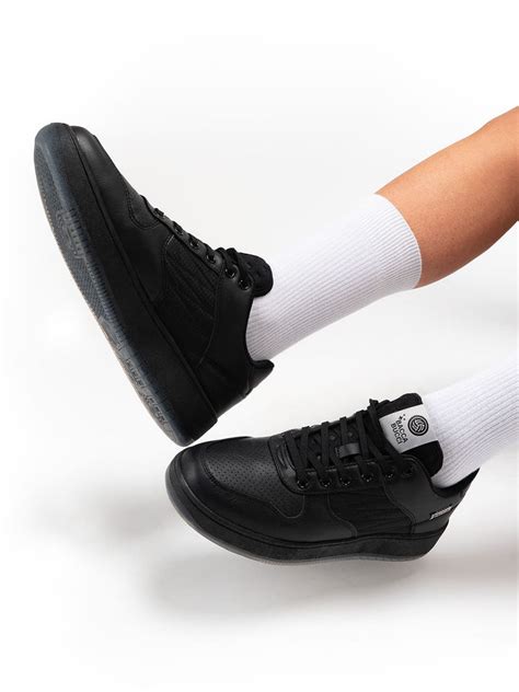 Buy Casual Shoes for Men | Best Casual Sneakers for Men