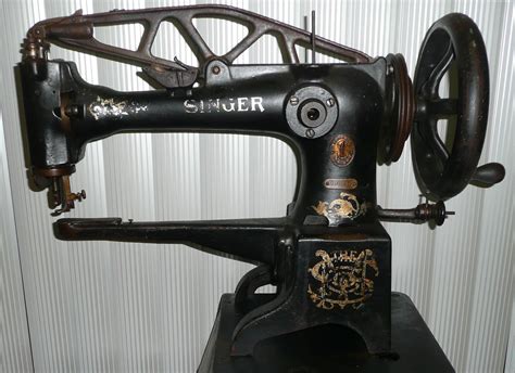Using a Treadle Singer Sewing Machine 的图像结果