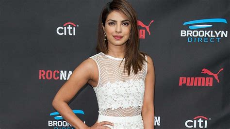 Self-Portrait: The brand all the celebrities are obsessed with | Vogue ...