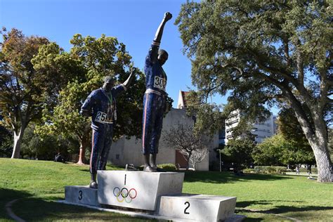 Tommie Smith Statue