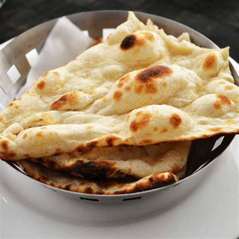 Naan Recipe | Easy Homemade Tawa Naan Recipe | How to Make Naan