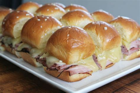 Mini Baked Ham Sandwiches Recipes Sweet Dinner Rolls Food