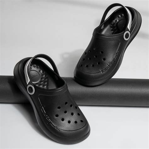 Women Sliders | Redtape