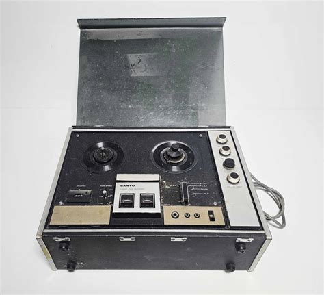 Lot - Sanyo Four Track recorder