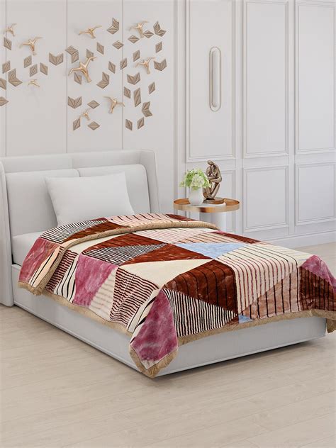Monte Carlo White & Brown Geometric Heavy Winter 1000 GSM Single Bed ...