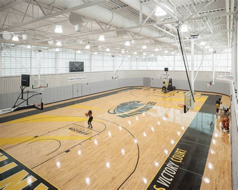 University of Wisconsin-Milwaukee, Klotsche Center & Pavilion - HGA