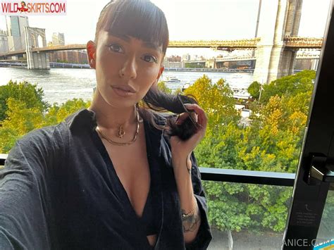 11 hot photos by Janice Griffith (known as @rejaniced)