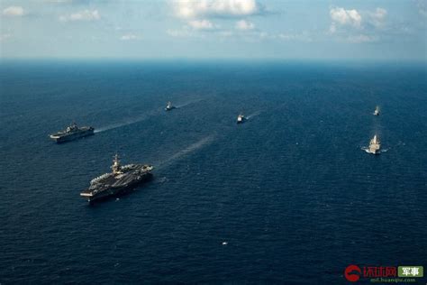 美国频繁派机到南海侦察之际 美军两艘万吨巨舰也在南海现身