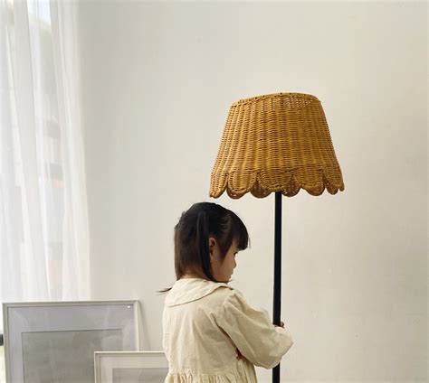 Rattan Scallops Lamp Shade - madebyind