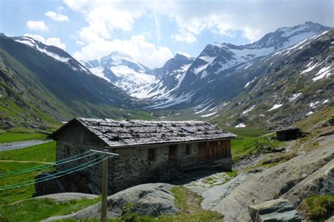 Il rifugio è situato net punto più elevato del più bel percorso ...