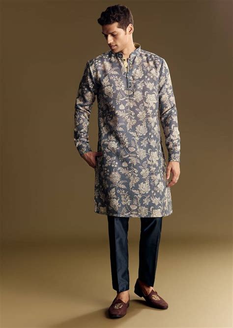 Navy Blue Linen Kurta Set Embellished With Intricate Kantha Stitching