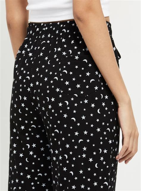 Buy Women Printed Elasticated Pyjamas Online at just Rs. 499.0 ...