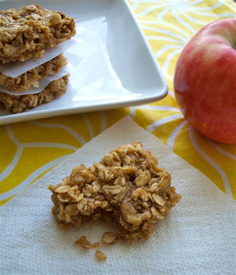 Apple peanut butter snack bars - Happy Healthy Mama