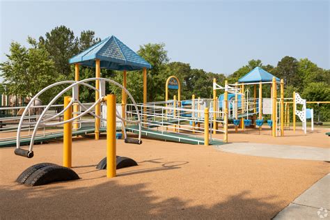 Huntersville, NC City Guide | About Living in Huntersville - Homes.com