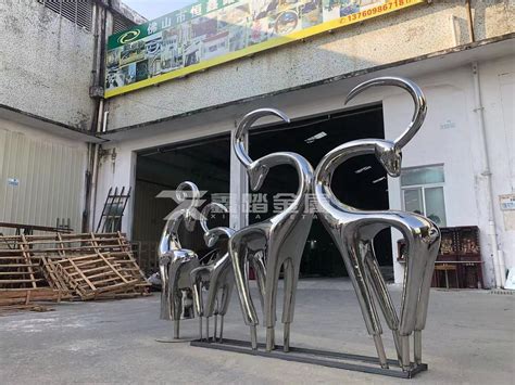 大型不锈钢雕塑艺术在现代商业空间中的氛围营造-雕塑风