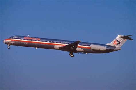 American Airlines Flight 1420 Cockpit Dreamliner Set To Land At