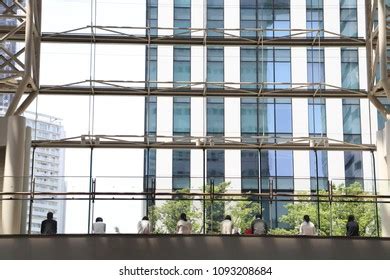 Local Siting People 的图像结果